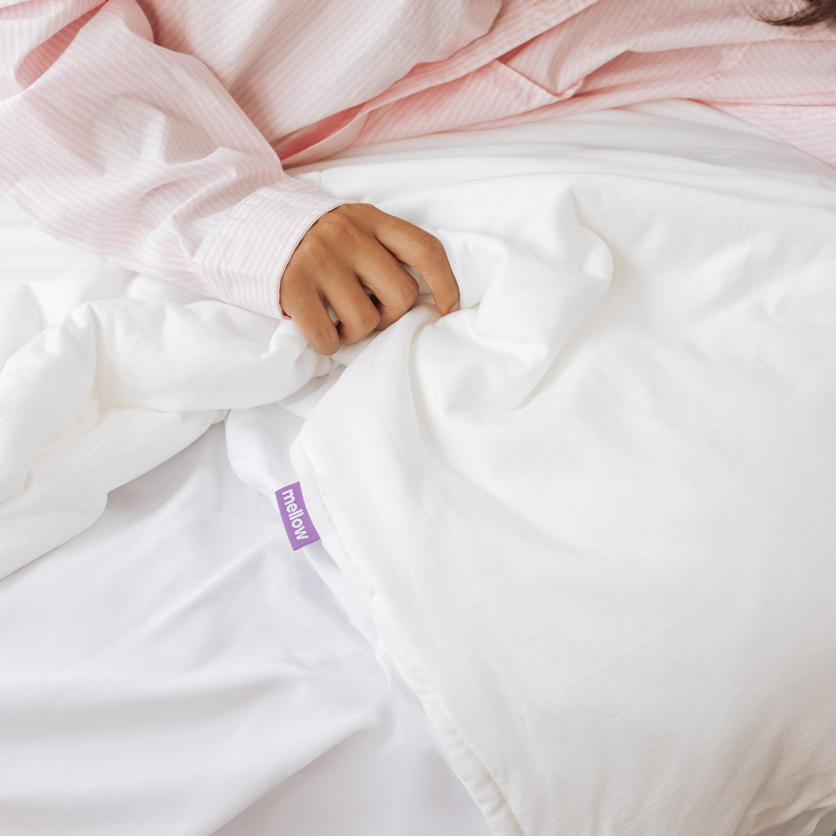 How Temperature Regulating Comforters Reduce Tossing and Turning for Restful Sleep